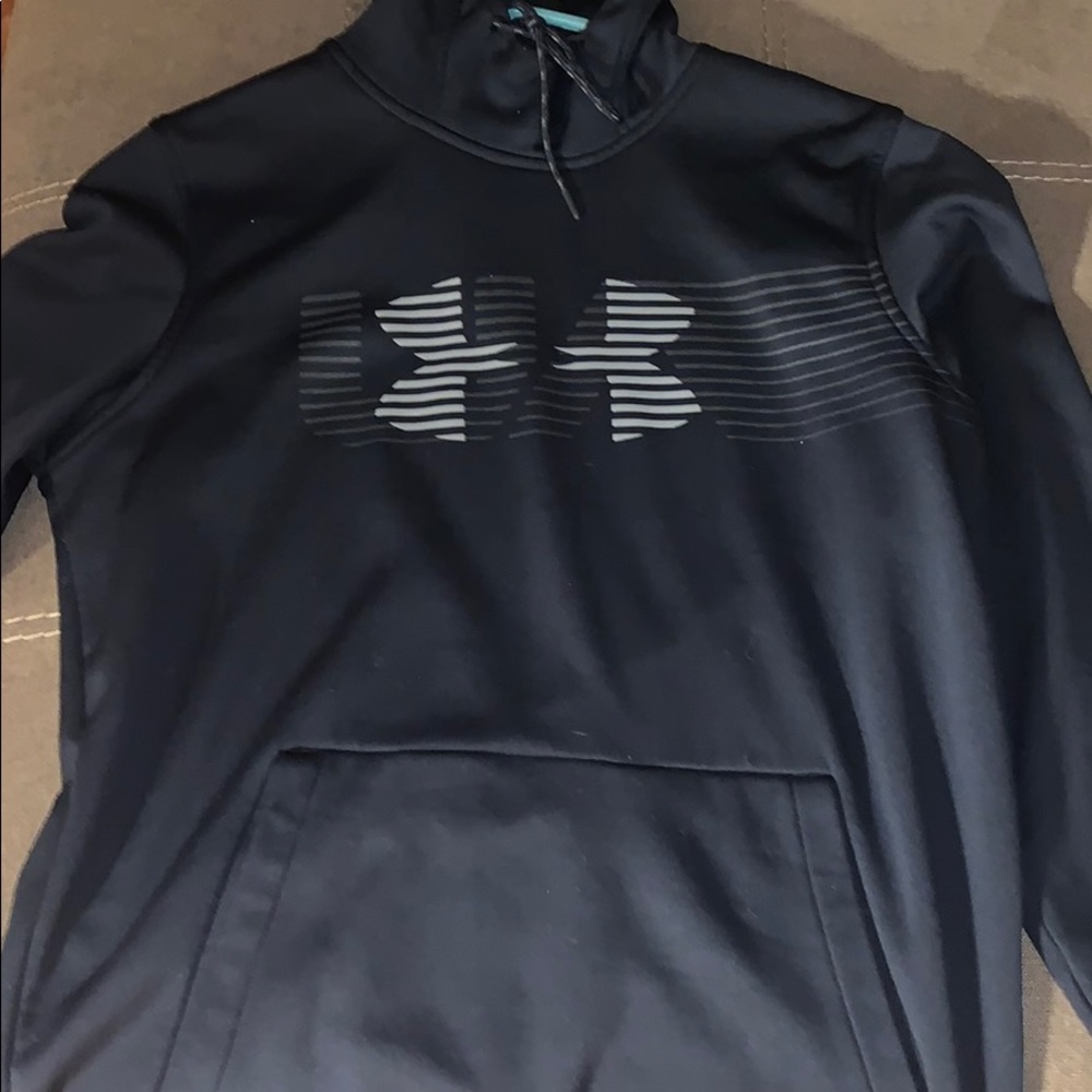 Black Under Amour boys’ hoodie